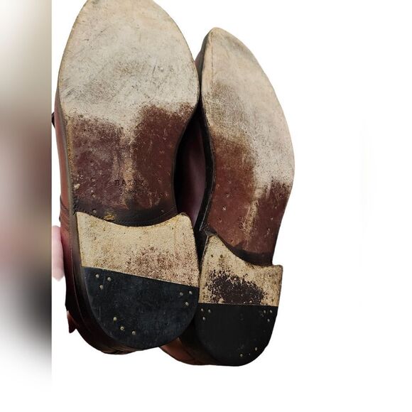 Men's Classic Burgundy Leather Oxfords - Picture 3 of 11